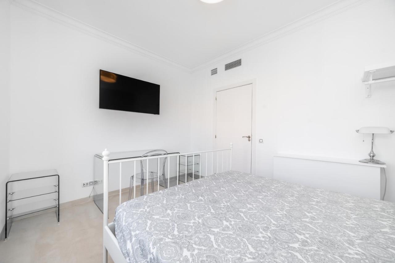 Granvia732 Apartment Barcelona Exterior photo